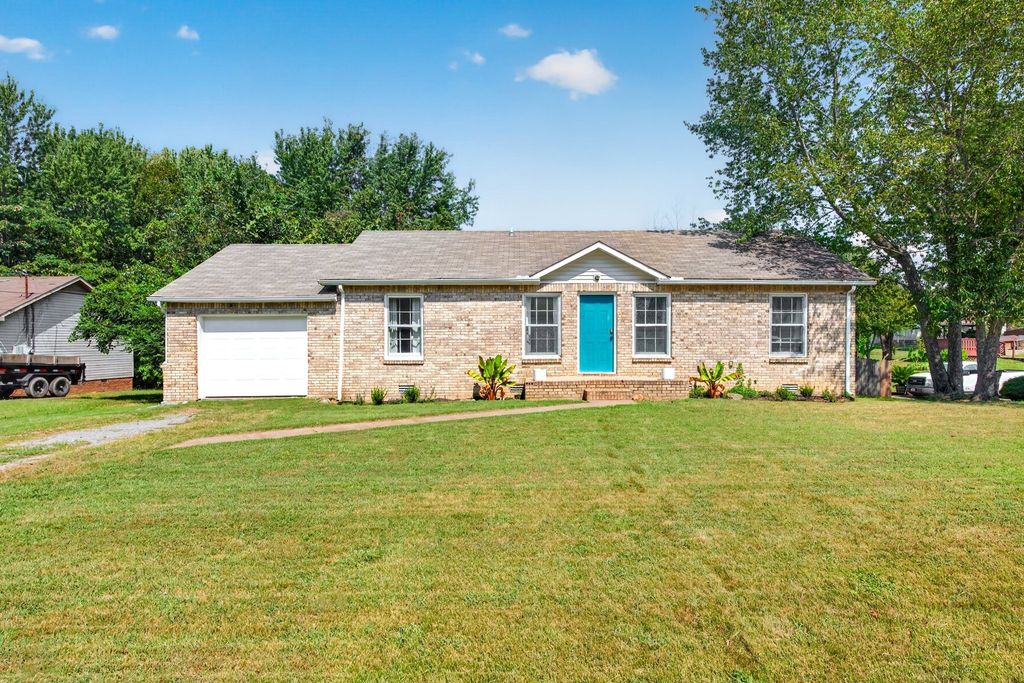 205 Marshall Dr, Clarksville