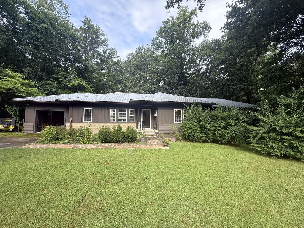 275 N Carolina Ave, Sewanee