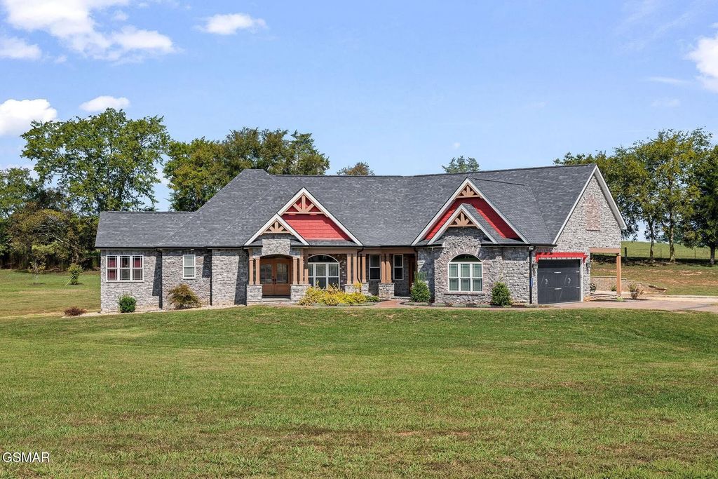 672 Winding Creek Way, Walland