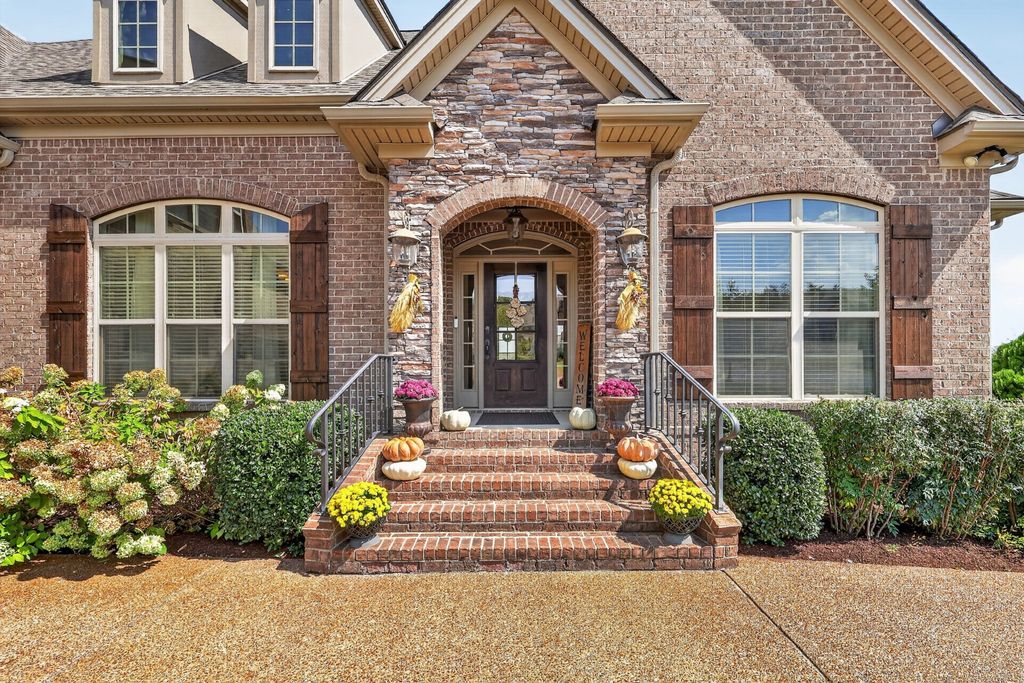 123 Newnham Bridge Dr, Nolensville