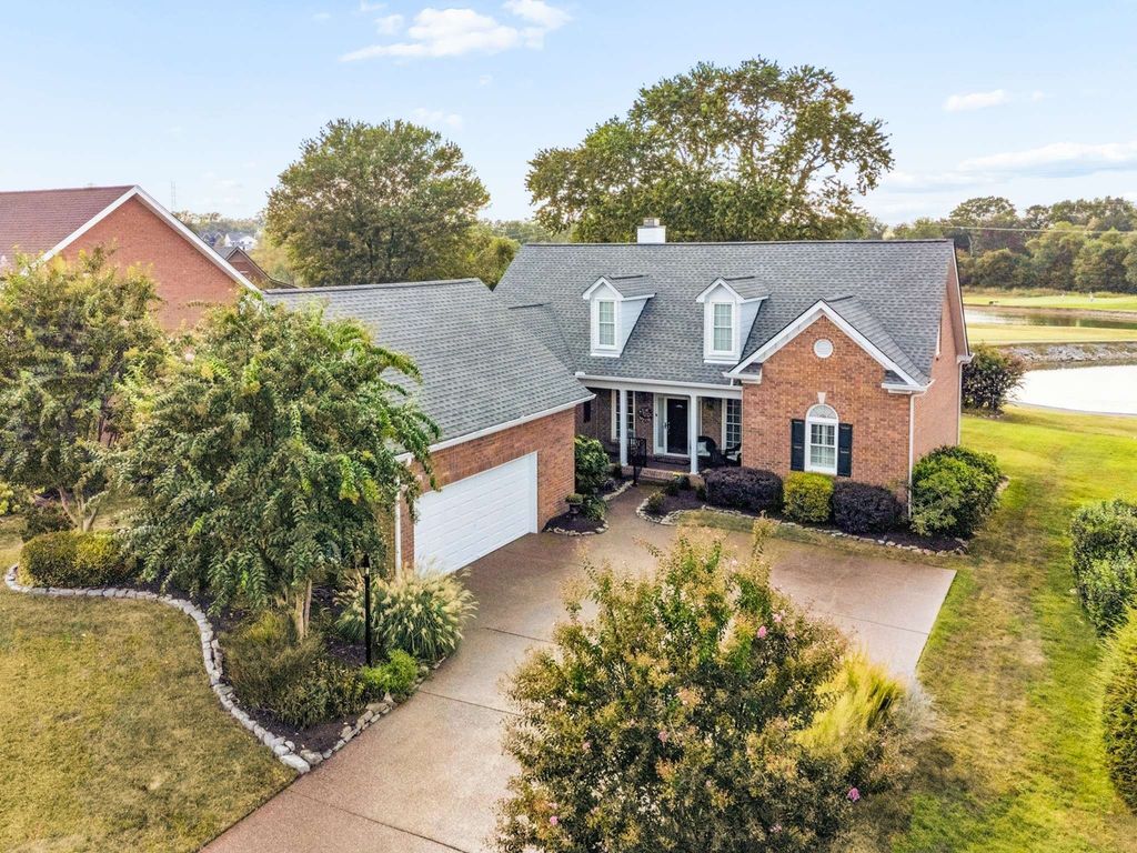 936 Riverview Dr, Franklin