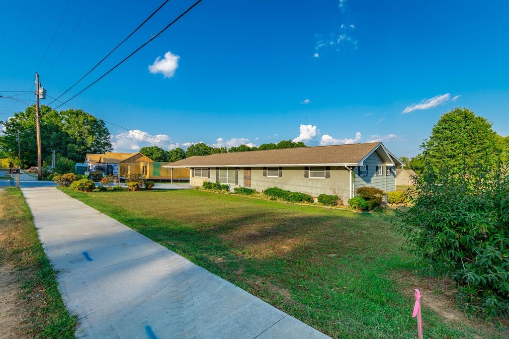 100 Osborn Court, Chickamauga