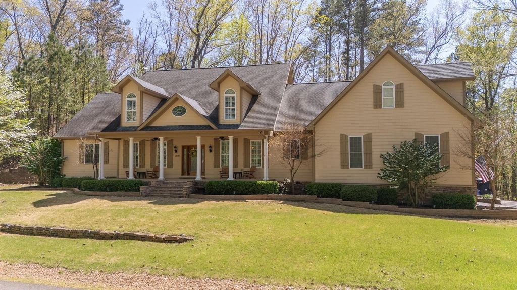 1240 Point Grand Dr, Savannah