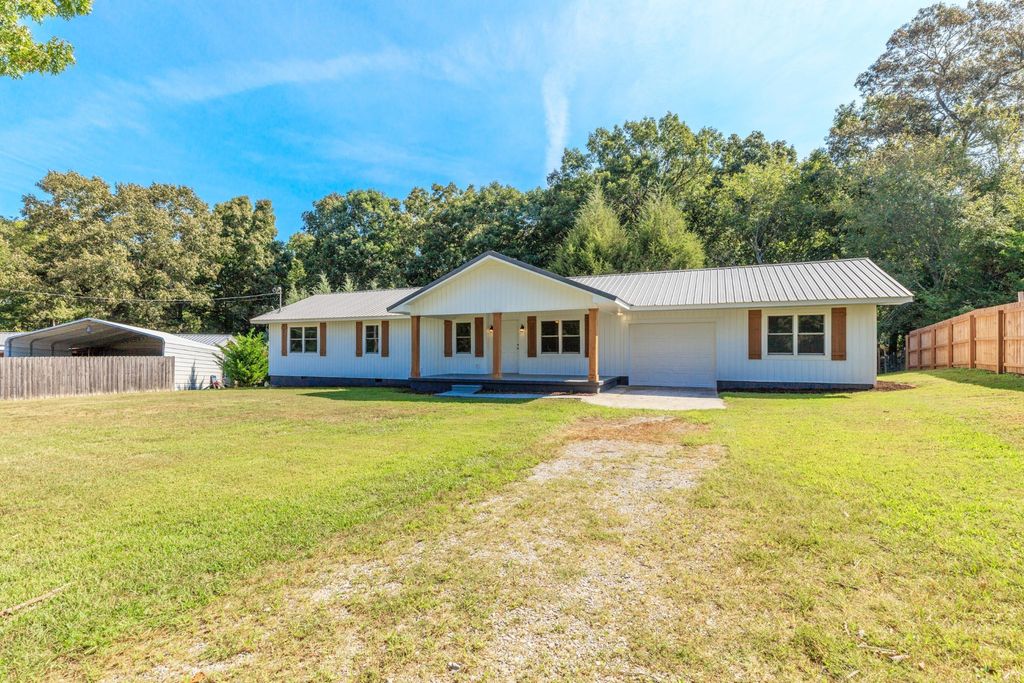 679 Arnold Lane, La Fayette