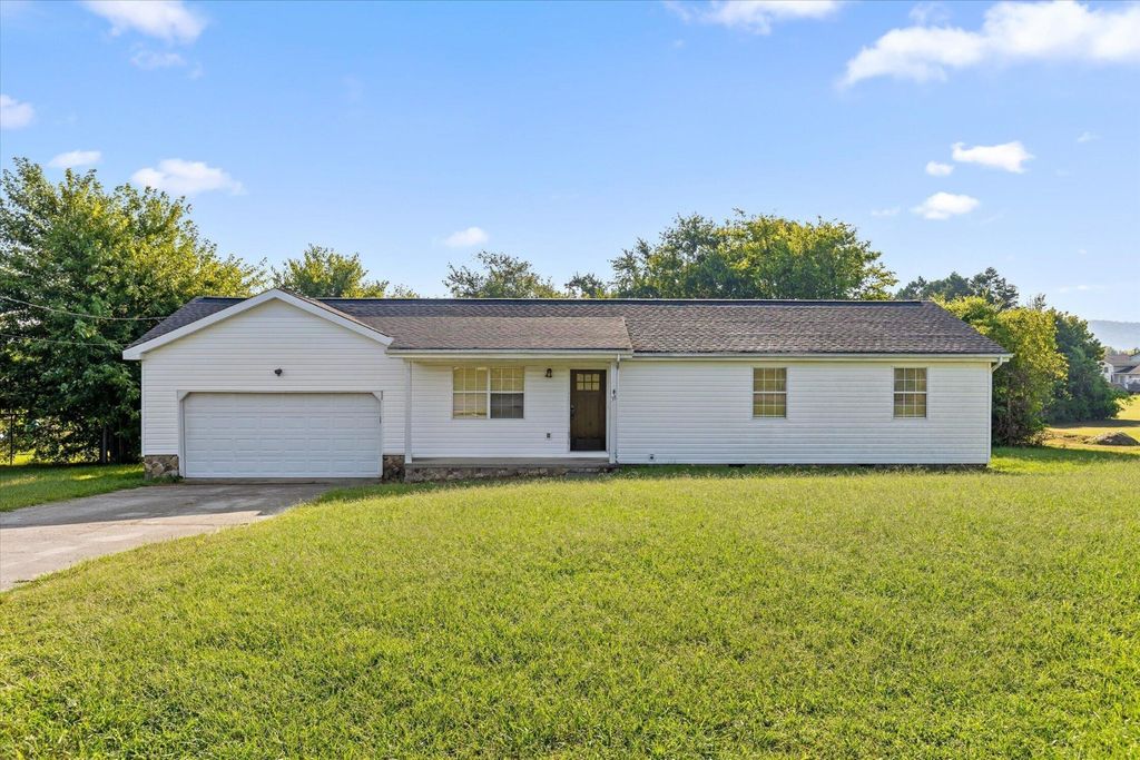 38 Davis Road, Ringgold