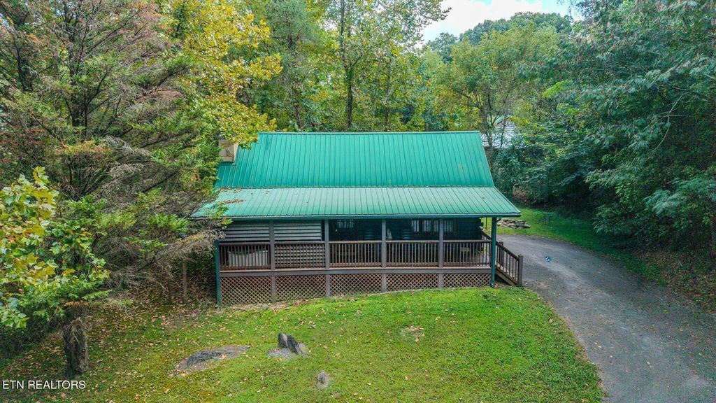 2882 Easy St, Sevierville