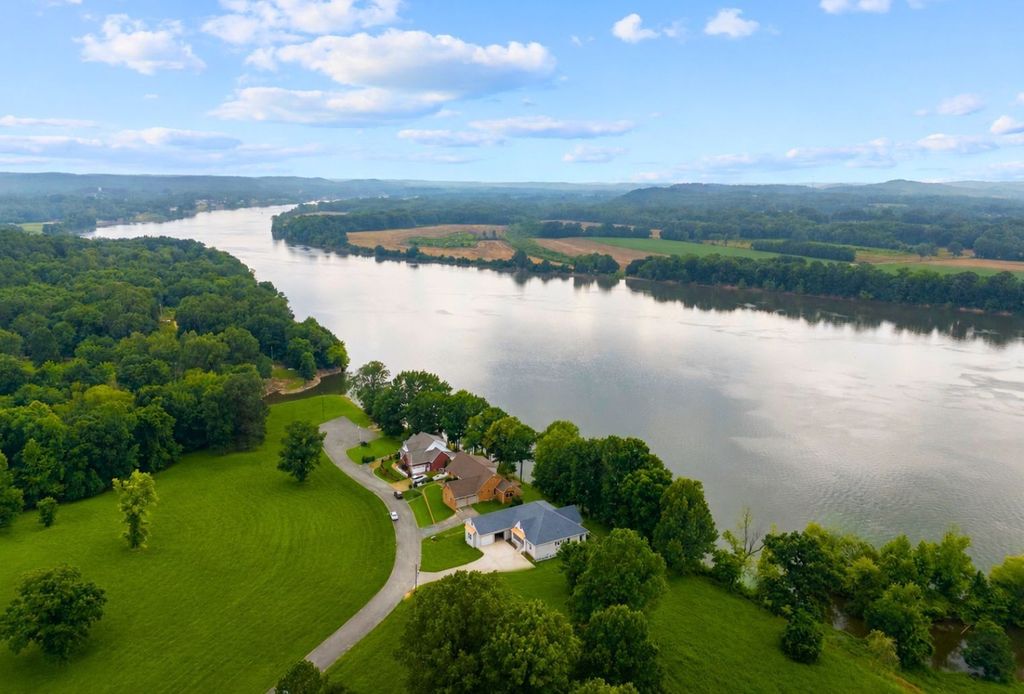 980 Skyline Drive, Clifton