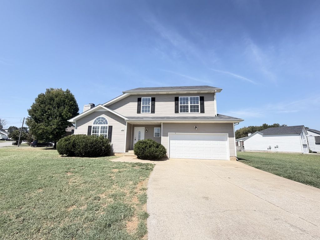 3782 Man O War Blvd, Clarksville