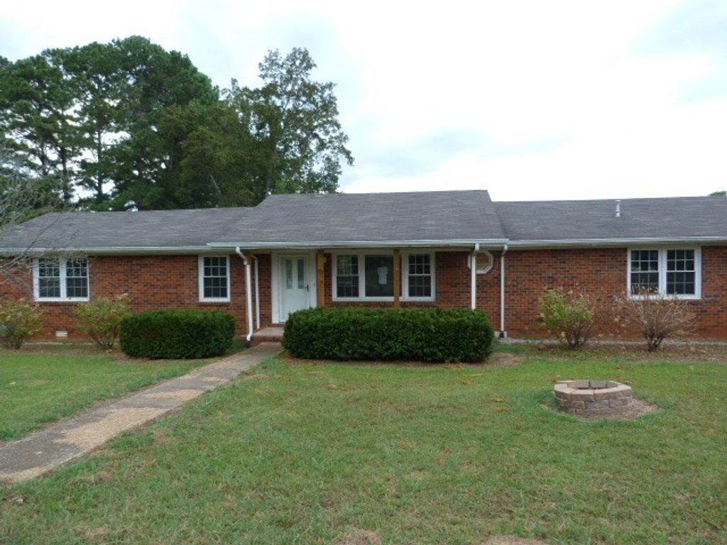 505 Kindel Dr, Decherd