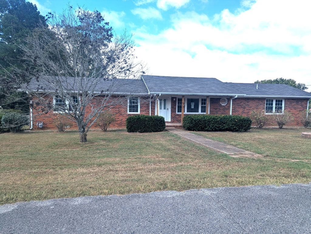 505 Kindel Dr, Decherd