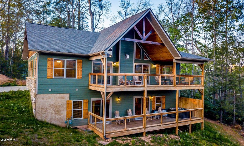 408 Potters Ridge Road, Gatlinburg