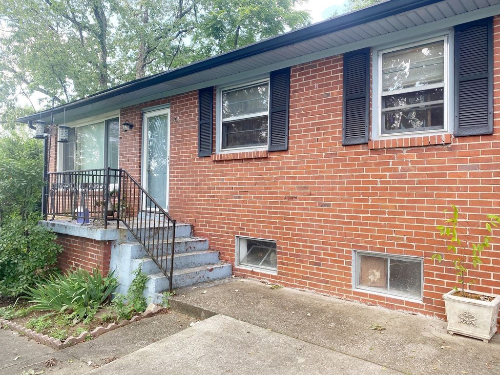701 Yowell Ave, Madison