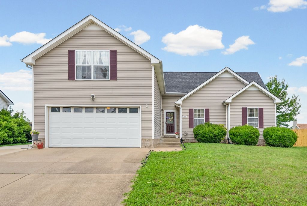 3795 Madeline Ct, Clarksville