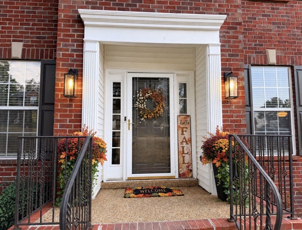 149 Grove Ln S, Hendersonville