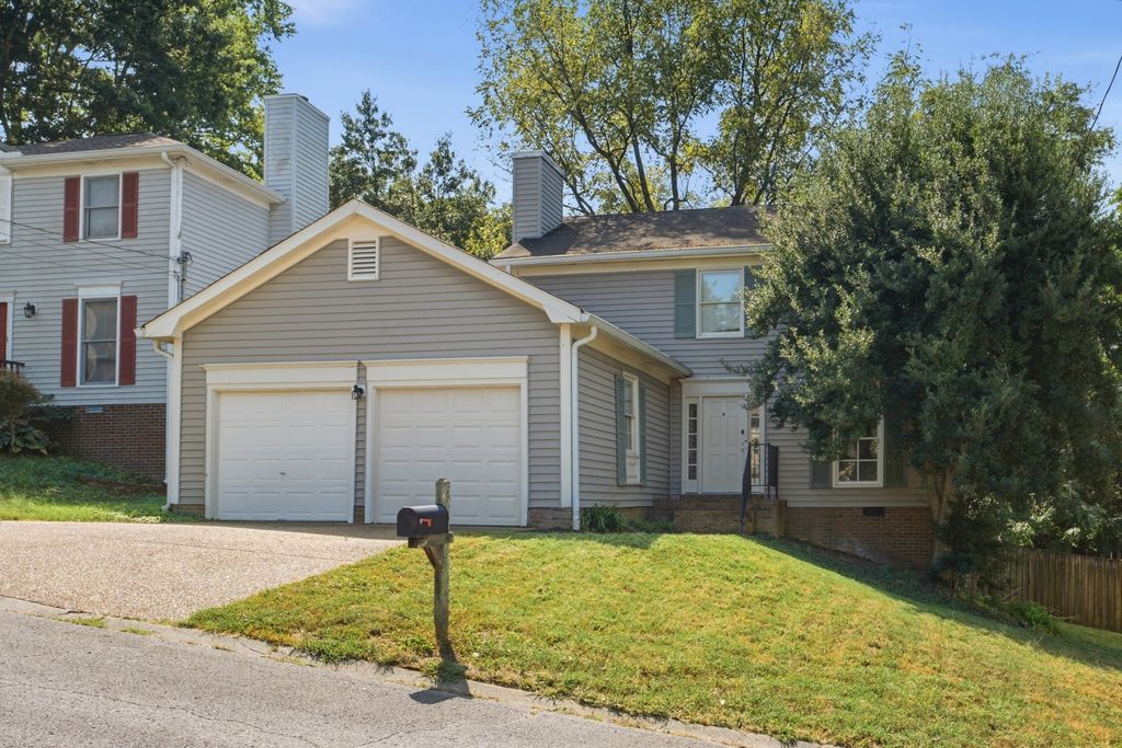 520 Fairhaven Ct, Nashville