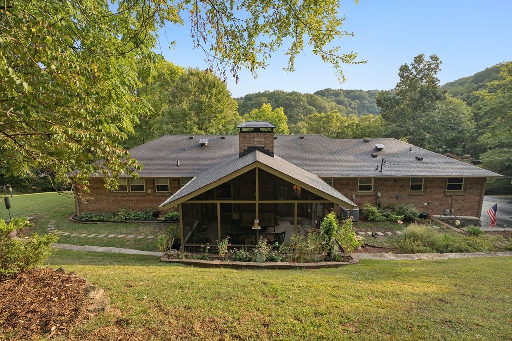6601 Harcourt Cir, Nashville