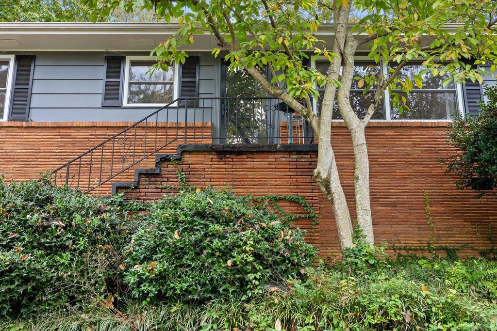 2526 Avalon Cir, Chattanooga
