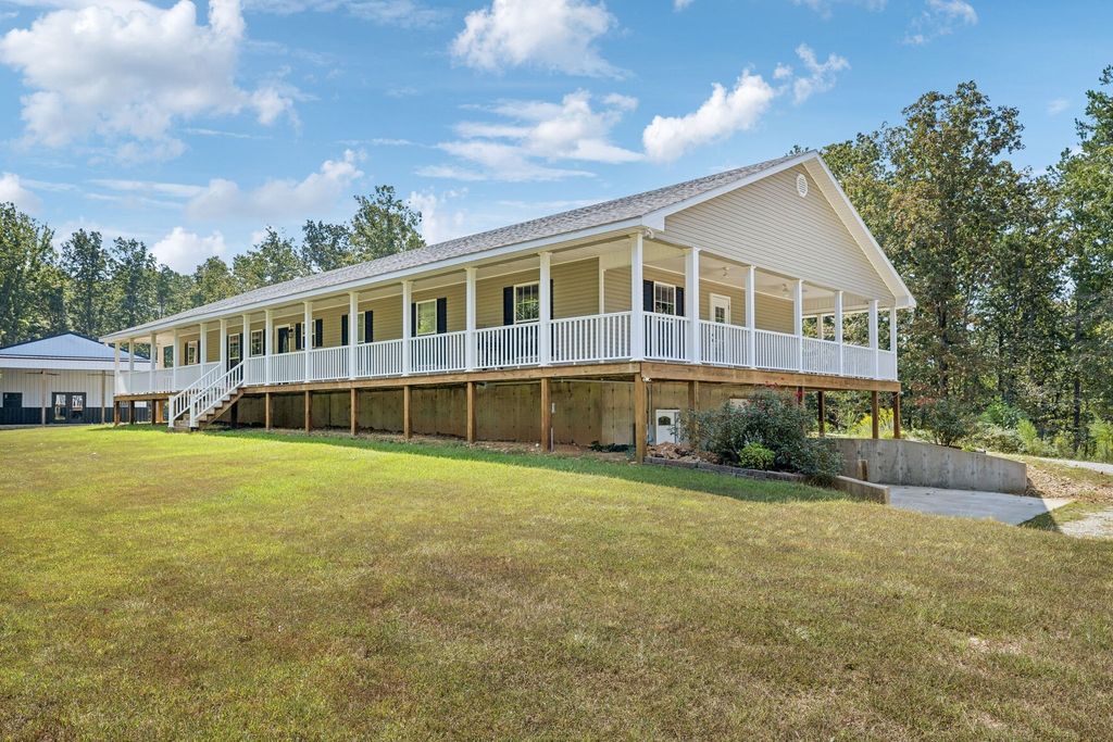 180 Indian Creek Rd, Hohenwald