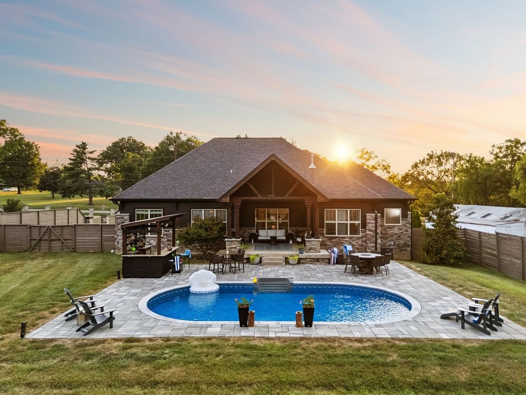 1461 Neelys Bend Rd, Madison