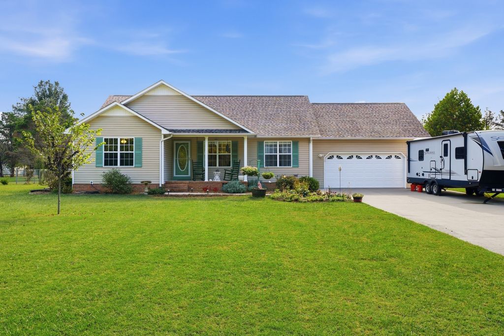 1608 Parker Rd, Manchester