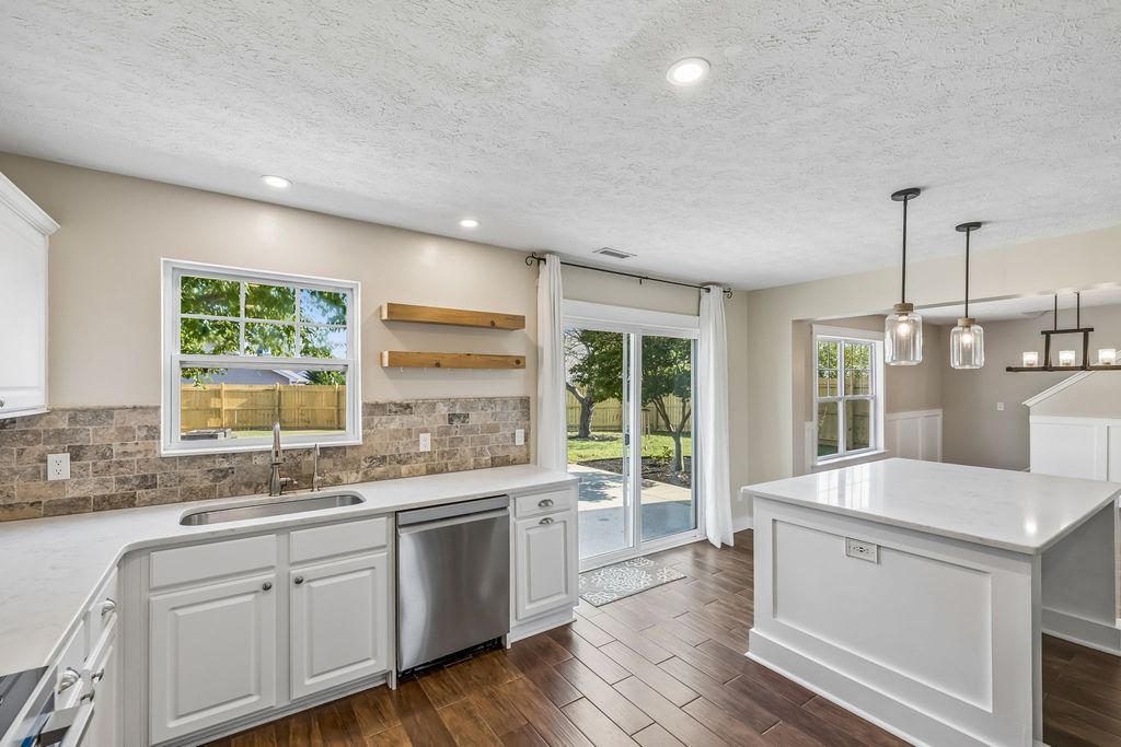 802 Brooksdale Dr, Smyrna