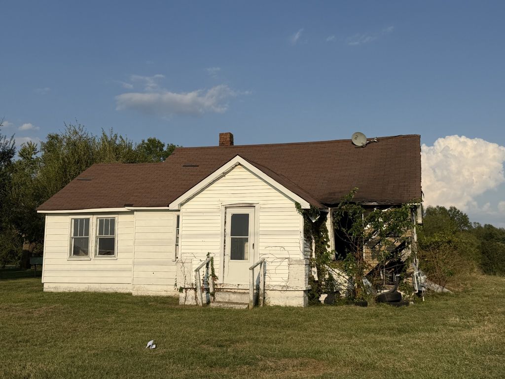 311 Old Highway 109, Portland