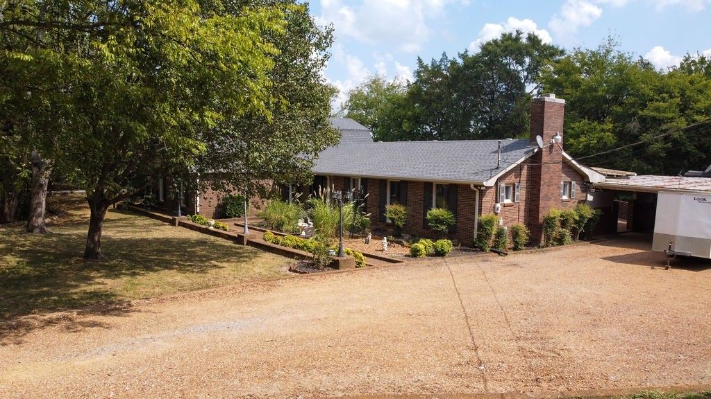 1305 Hill Lakes Ln, Lebanon