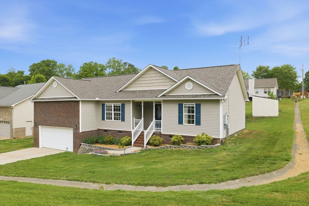 218 Shady Dr, Columbia