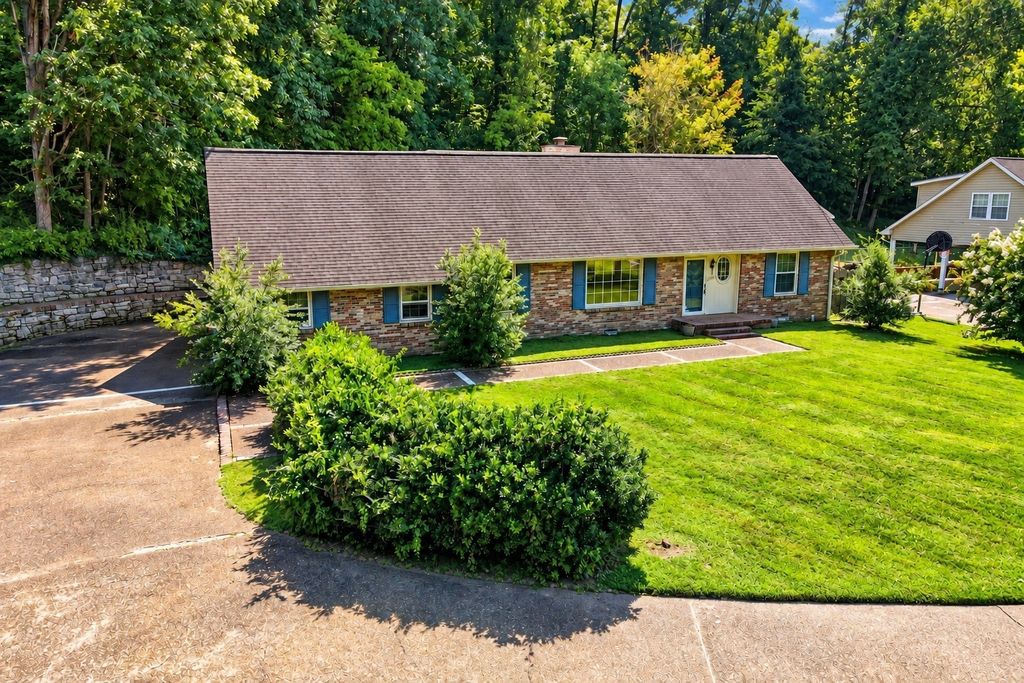 2739 Windemere Dr, Nashville