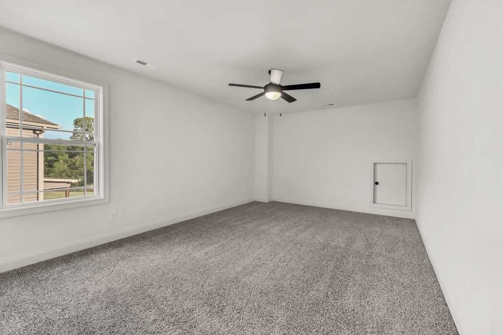 848 Burley Barn Rd, Clarksville