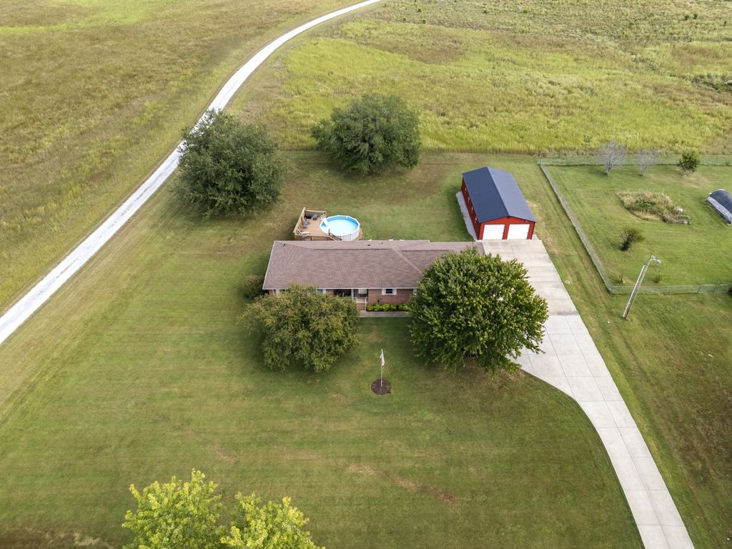1279 Highway 48 S, Dickson