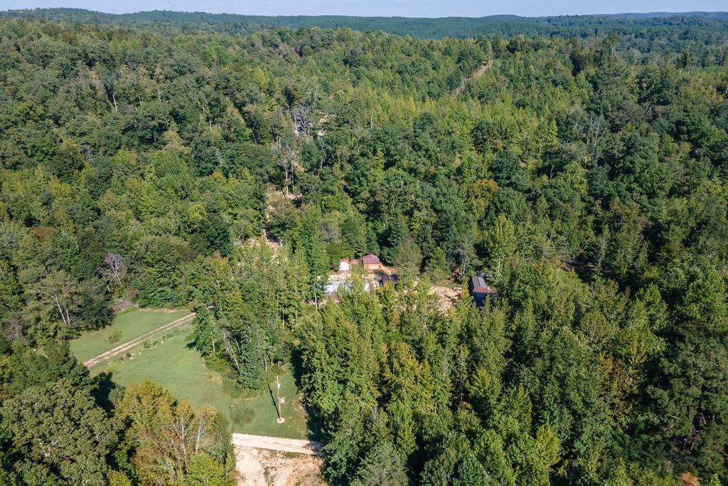 664 Russ Valley Rd, Lobelville