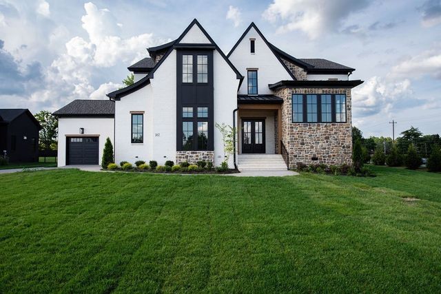102 Autumn Breeze Dr, Mount Juliet