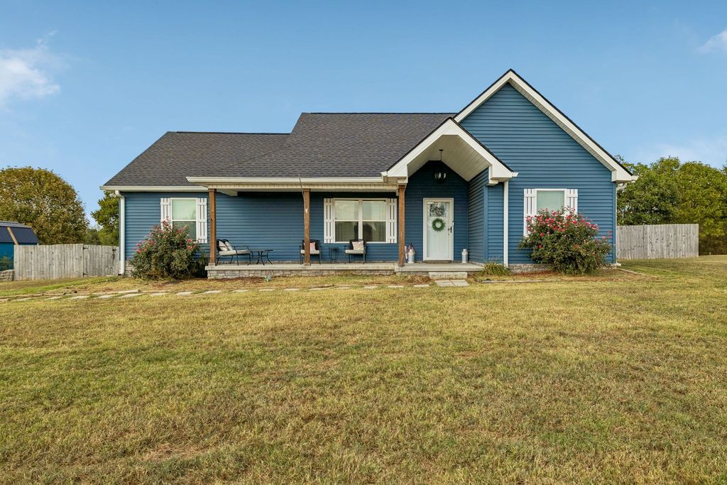 122 Hunters Ln, Westmoreland