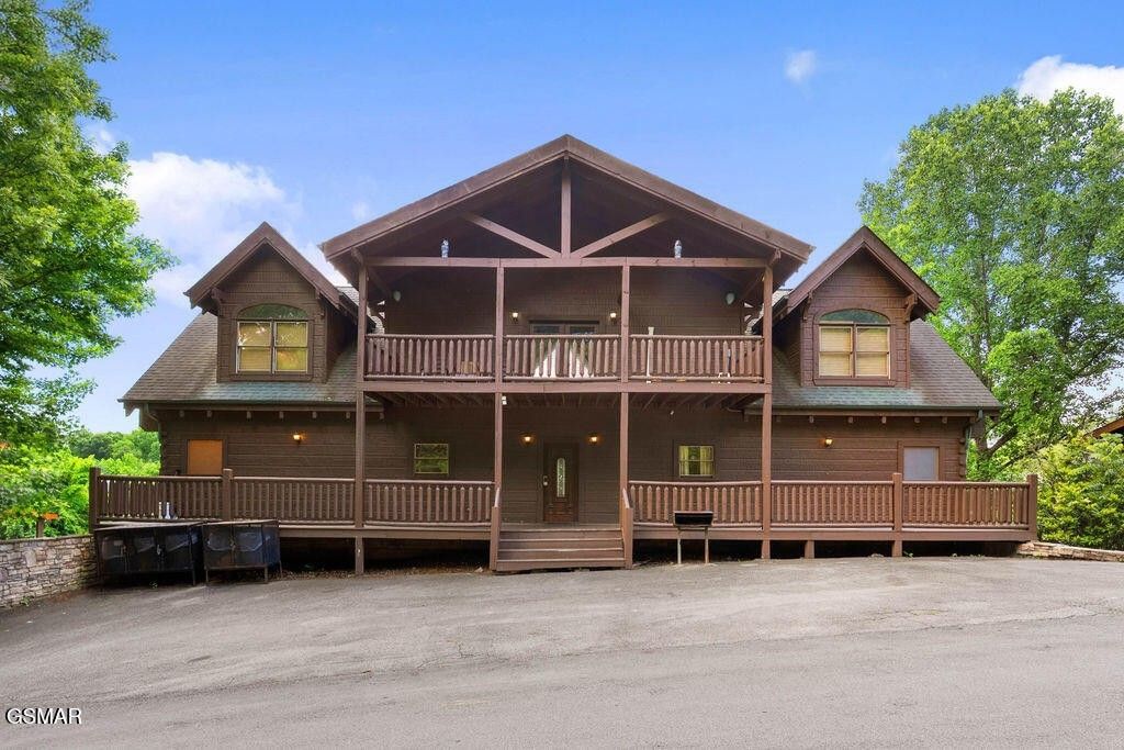 326 Alpine Mountain Way, Pigeon Forge