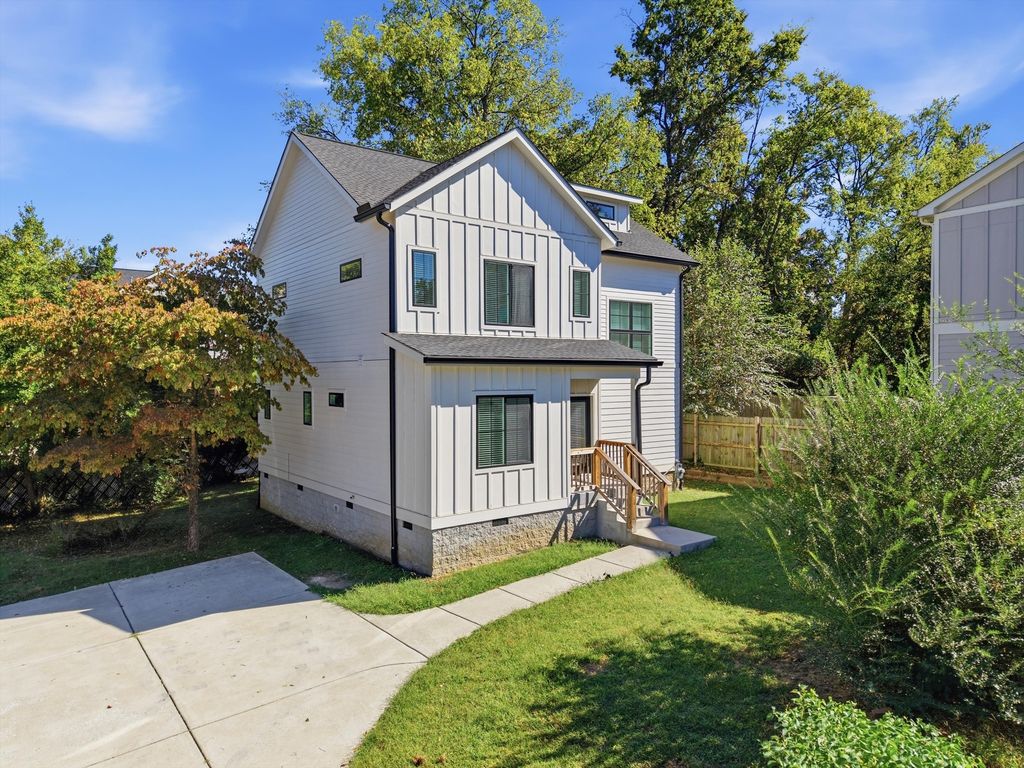 1509b Corder Dr, Nashville