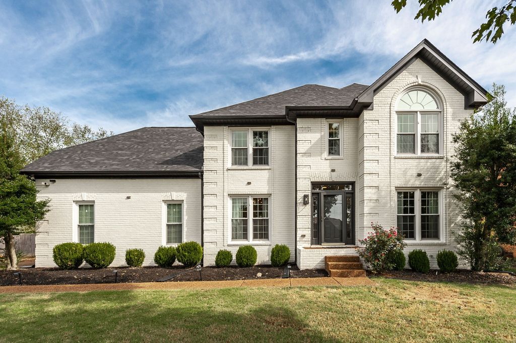 1006 Westbank Dr, Hendersonville