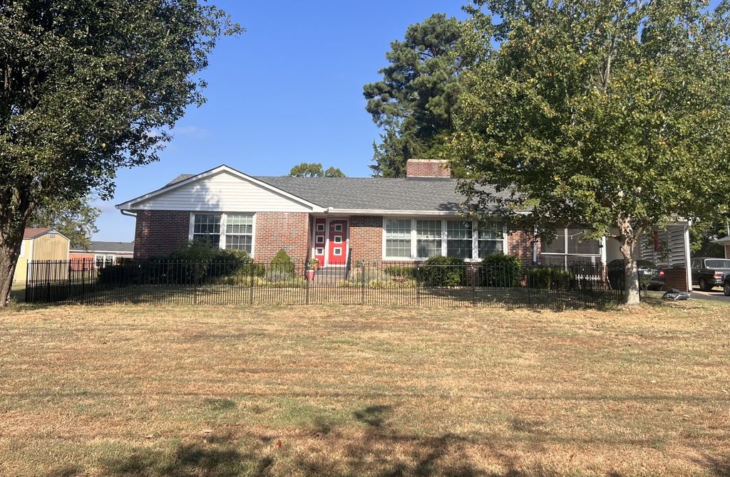 310 Beechcrest Cir, Lewisburg