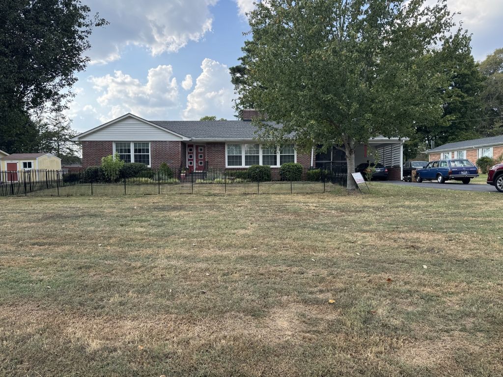 310 Beechcrest Cir, Lewisburg