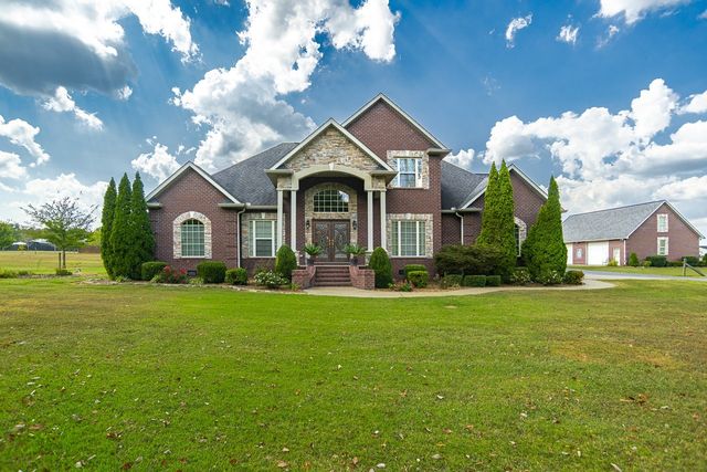 138 Longwood Dr, Shelbyville