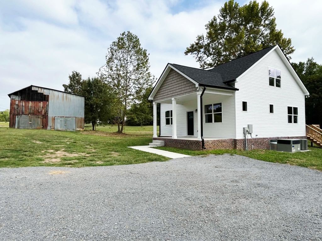 6665 Hester Rd, Springfield