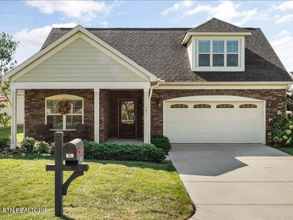 923 Pryse Farm Blvd, Knoxville