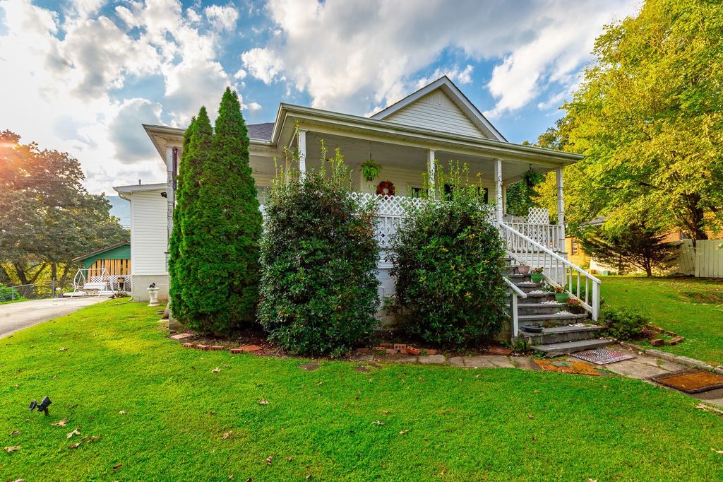 287 S Oak St, Whitwell