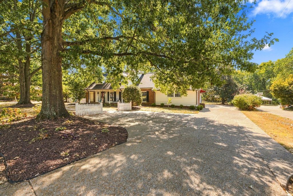 6229 Milbrook Rd, Brentwood