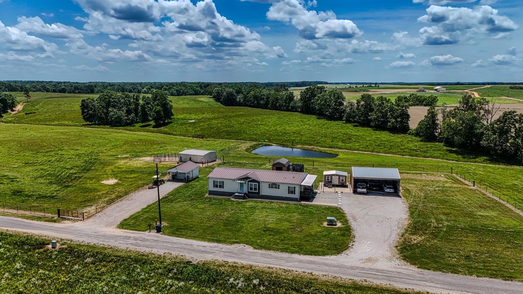 1198 David Patterson Rd, Lutts