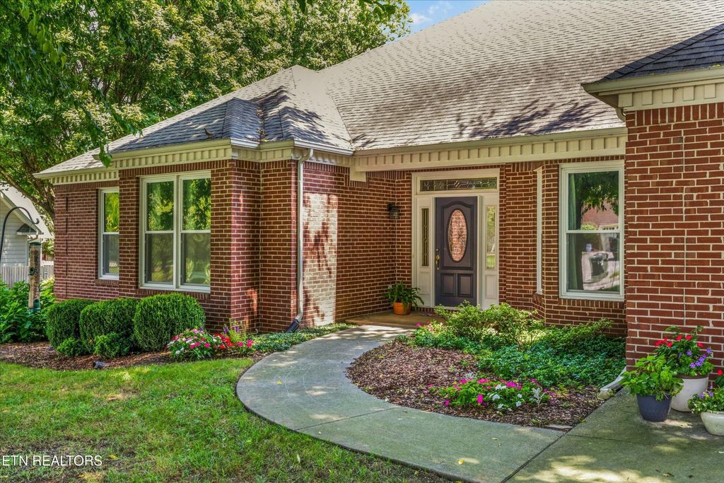 204 Battery Hill Circle, Knoxville