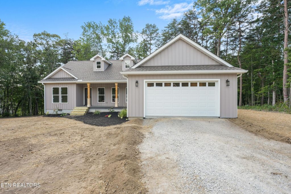 142 Creekview Court, Jamestown
