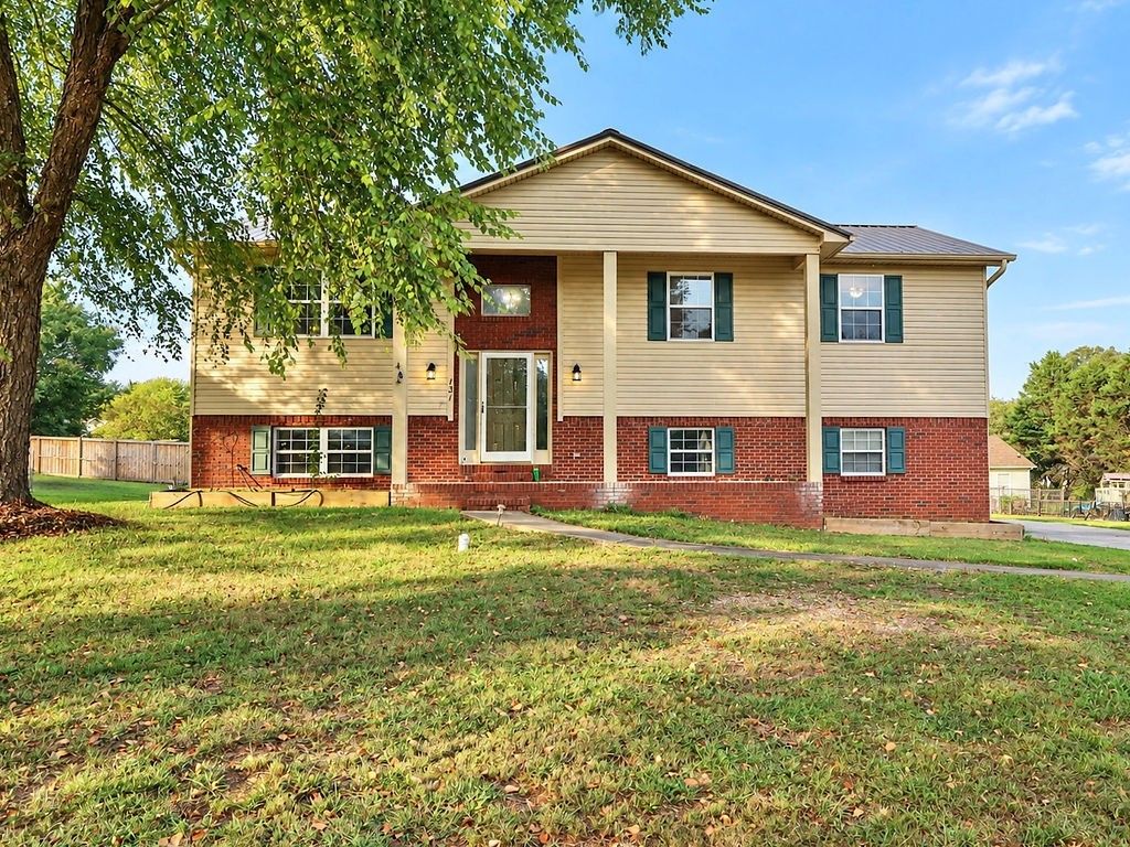 131 Cody St Nw, Cleveland