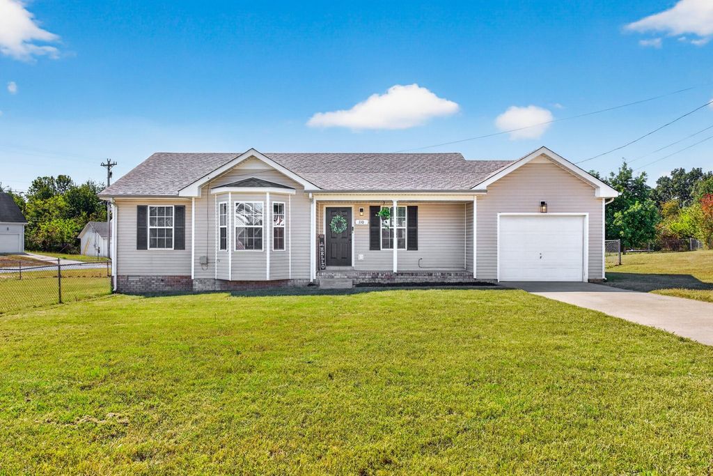 110 Chase Ct, Oak Grove
