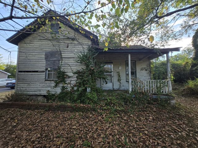 704 N Water St, Columbia